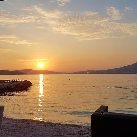 Apartment Okrug Gornji - Trogir With Sea View Экстерьер фото