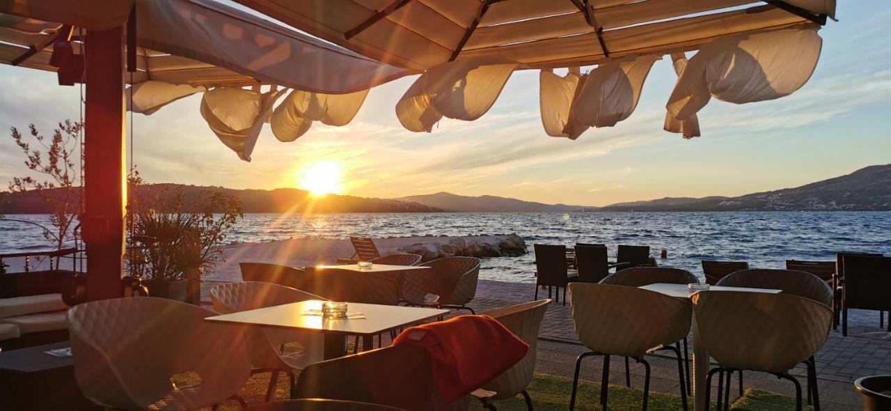 Apartment Okrug Gornji - Trogir With Sea View Экстерьер фото