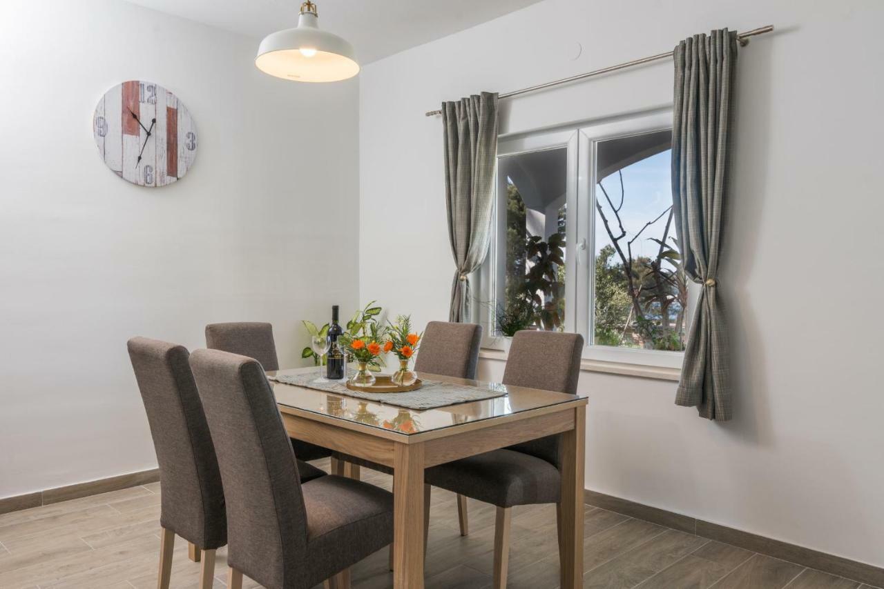 Apartment Okrug Gornji - Trogir With Sea View Экстерьер фото