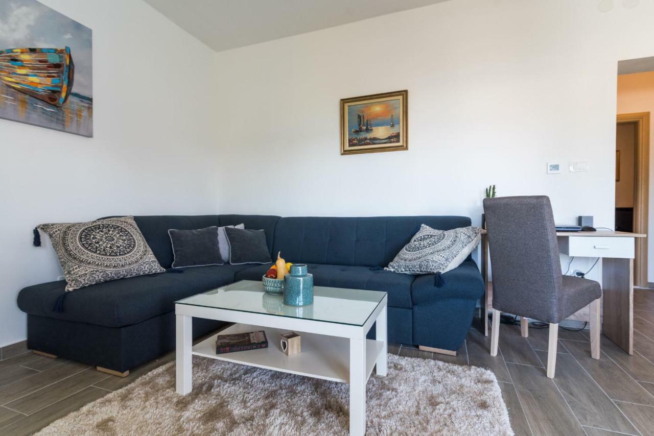 Apartment Okrug Gornji - Trogir With Sea View Экстерьер фото