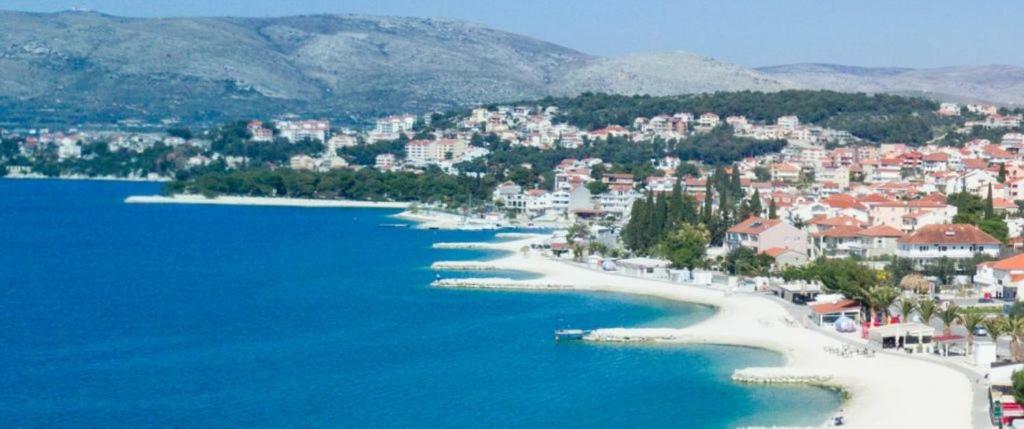 Apartment Okrug Gornji - Trogir With Sea View Экстерьер фото