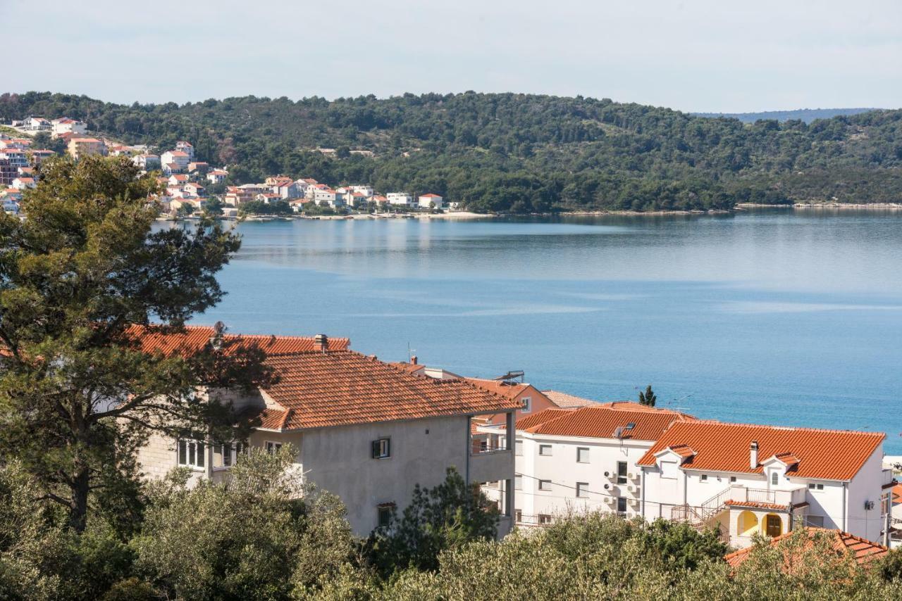 Apartment Okrug Gornji - Trogir With Sea View Экстерьер фото